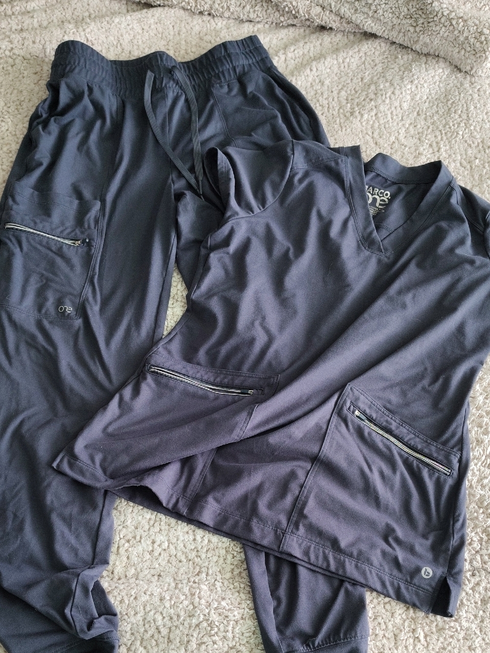 Barco One Dark Navy V‑Neck Scrub Top